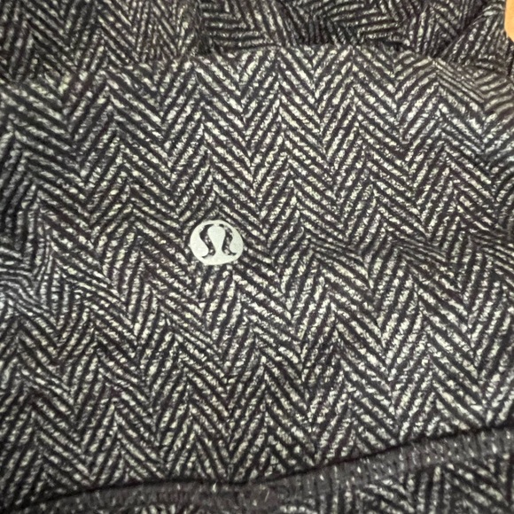 Lululemon size 2 leggings - Picture 3 of 4